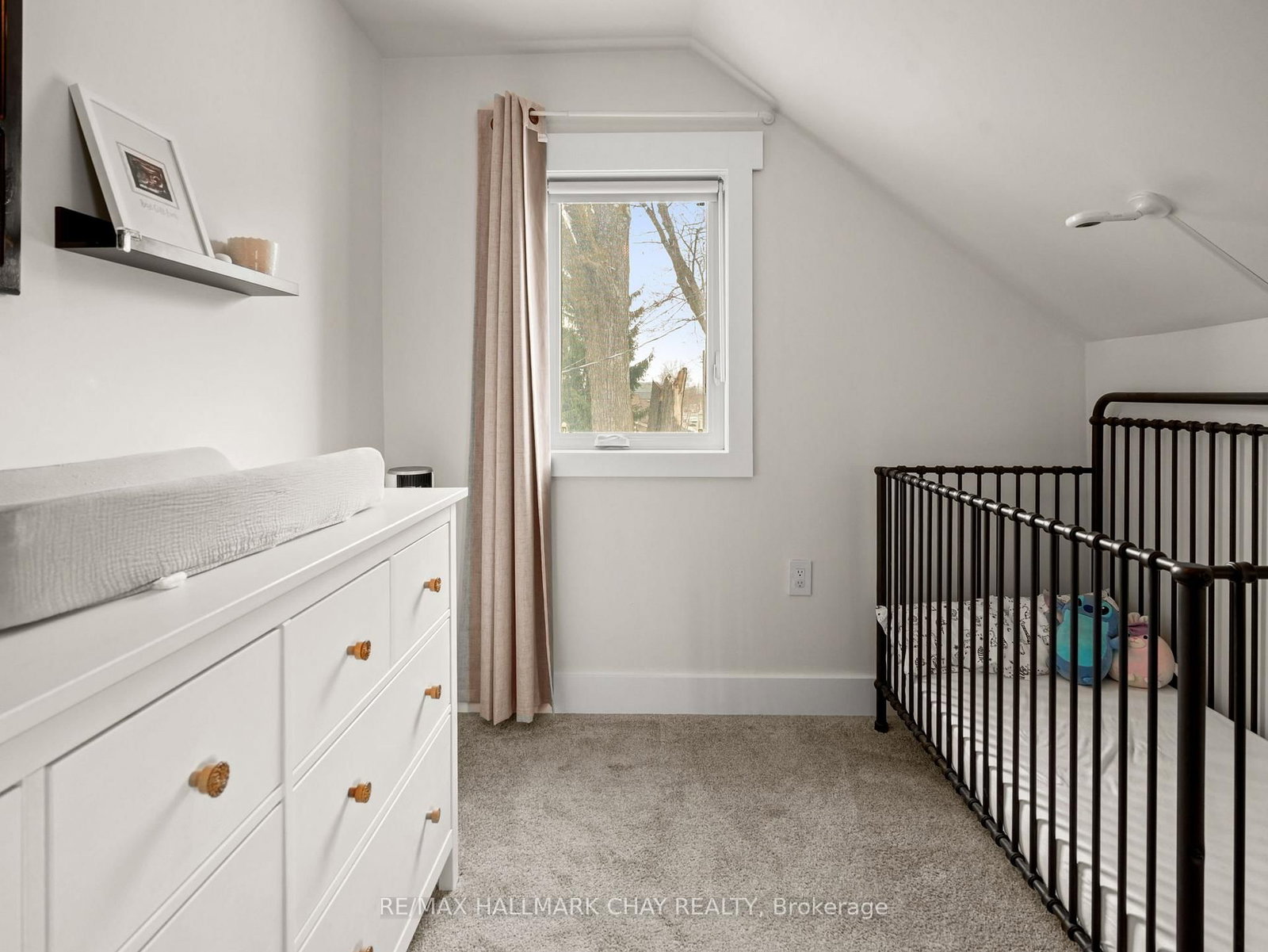 Detached House for sale at 70 Church Street, New Tecumseth, Ontario, L9R 1S7 - Alliston - MLS: N12982072