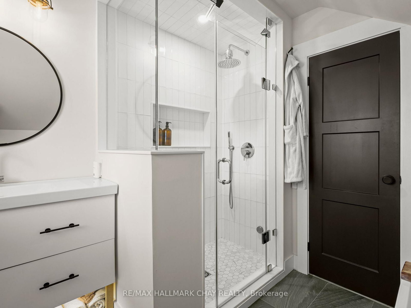 Detached House for sale at 70 Church Street, New Tecumseth, Ontario, L9R 1S7 - Alliston - MLS: N12982072