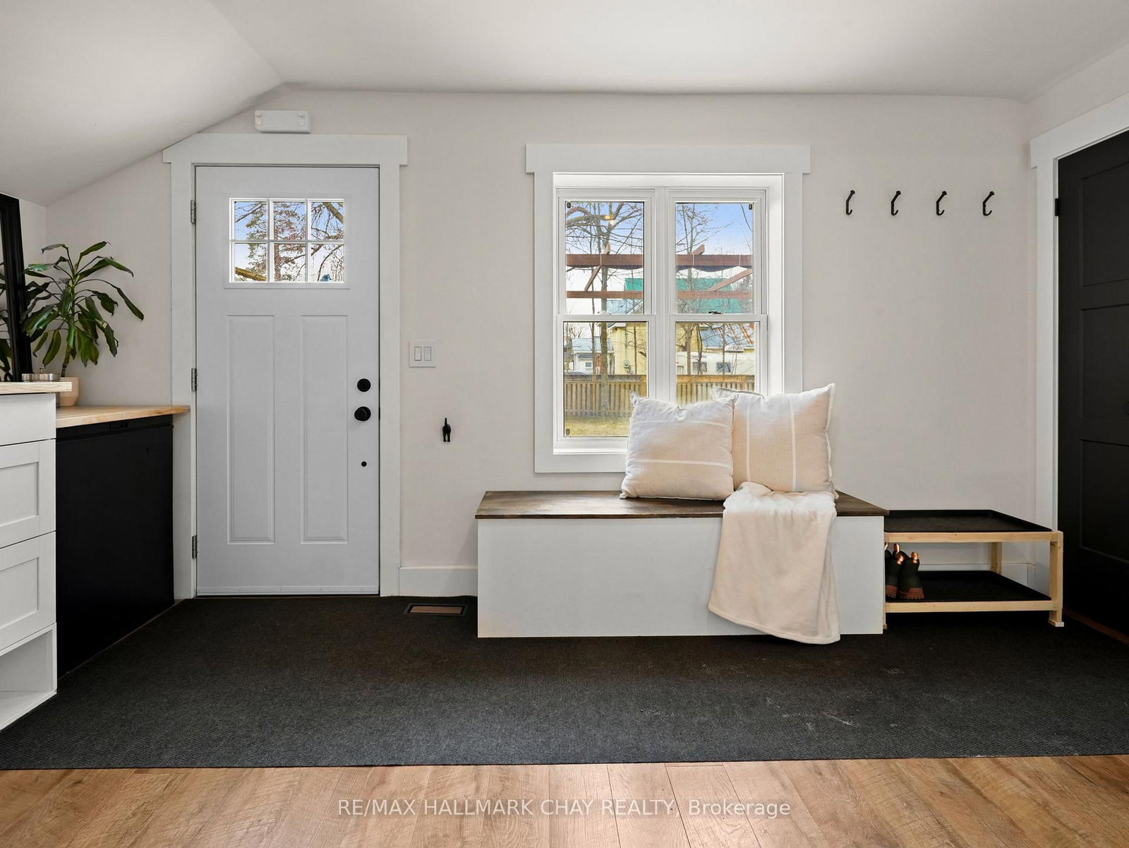 Detached House for sale at 70 Church Street, New Tecumseth, Ontario, L9R 1S7 - Alliston - MLS: N12982072