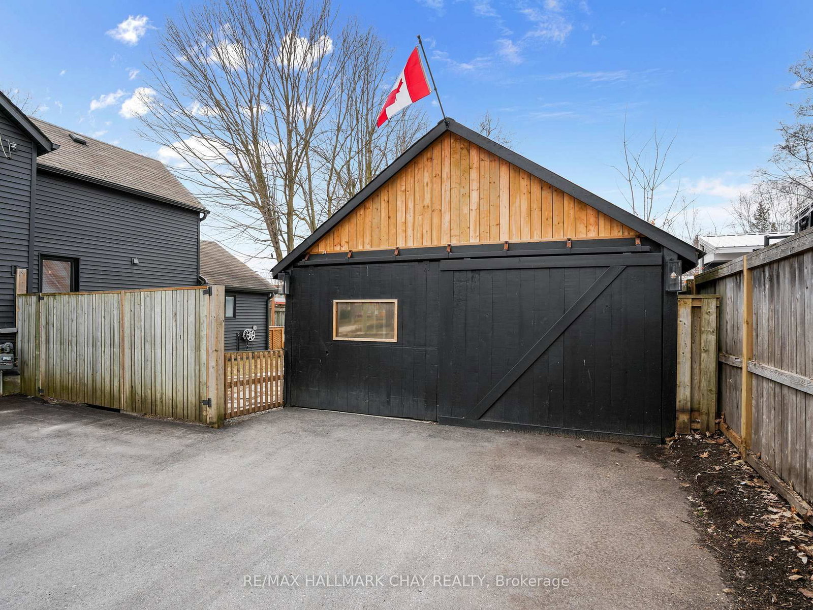 Detached House for sale at 70 Church Street, New Tecumseth, Ontario, L9R 1S7 - Alliston - MLS: N12982072