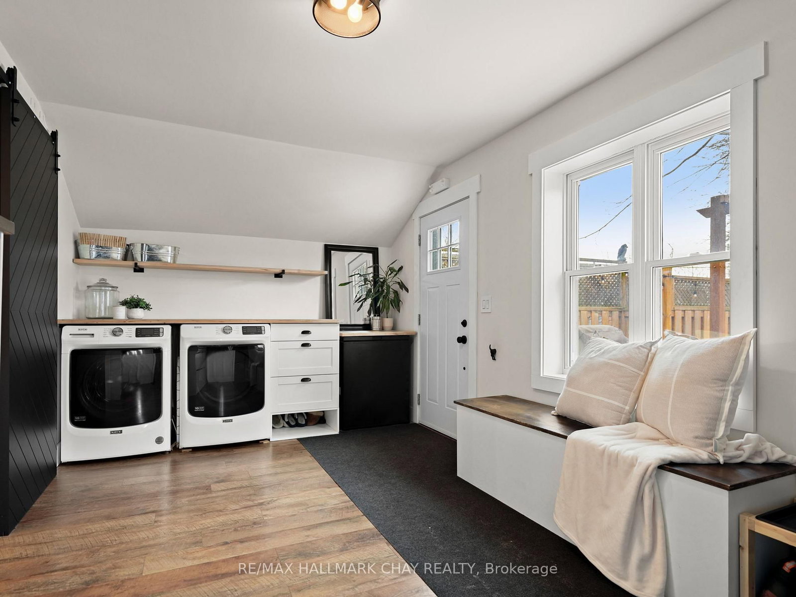 Detached House for sale at 70 Church Street, New Tecumseth, Ontario, L9R 1S7 - Alliston - MLS: N12982072