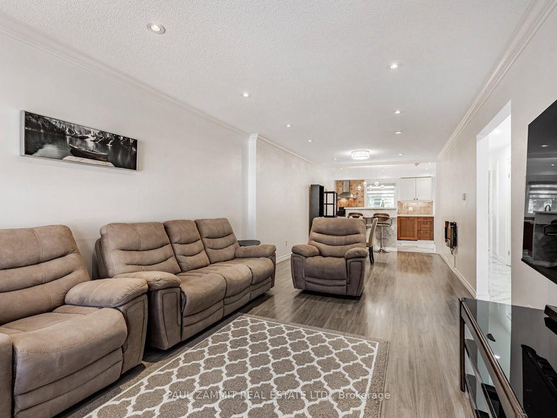 42 Windsor Court Rd, Markham, L3T 4Y5 | Image 3