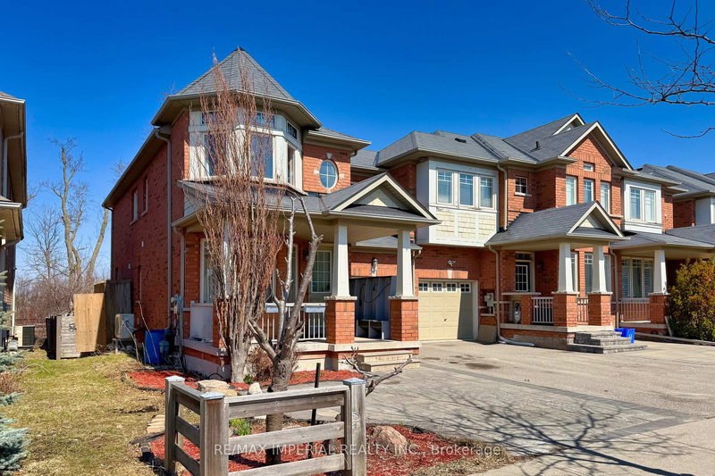 201 shirrick Dr, Richmond Hill, L4E 4Y4 | Image 2
