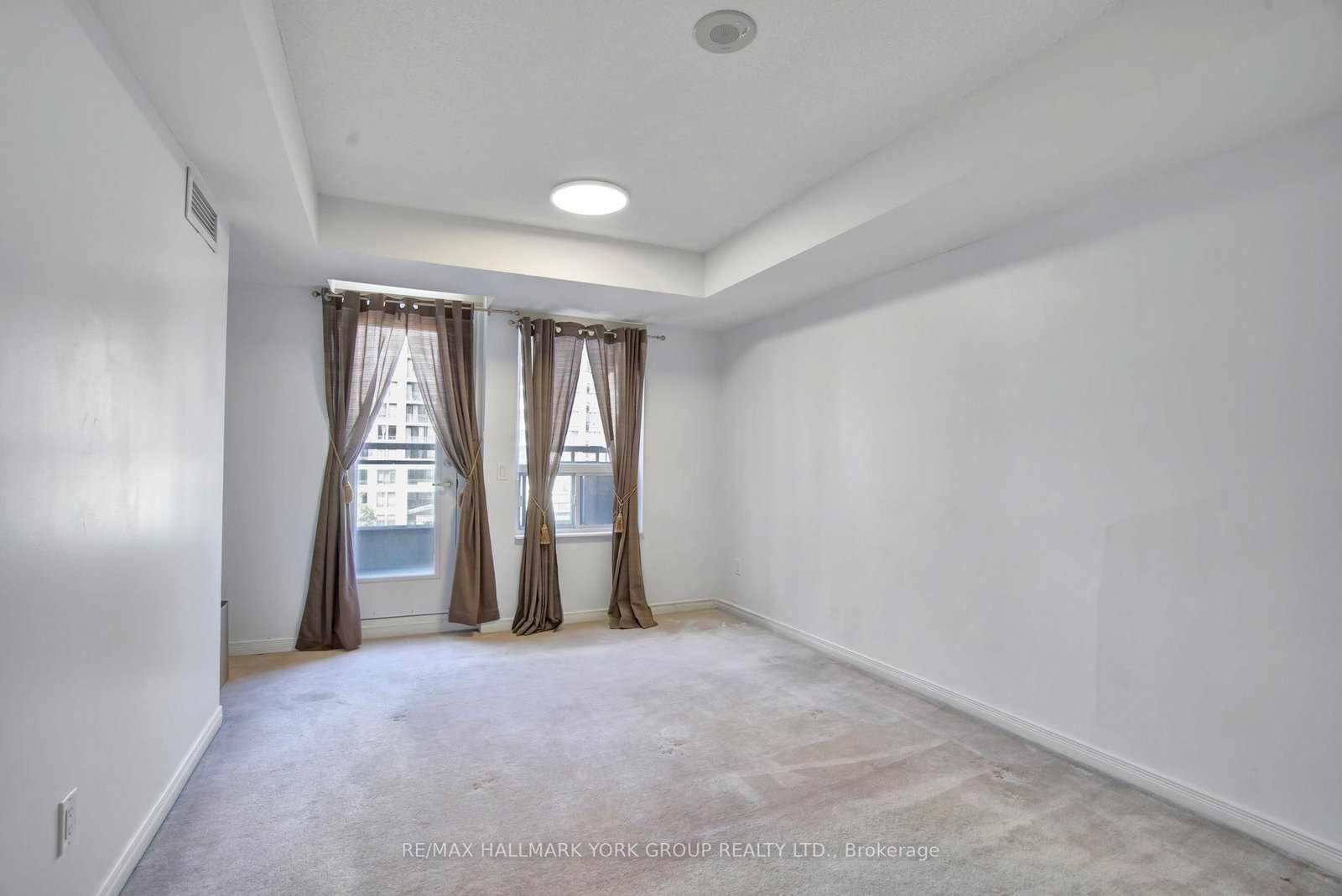 310 Red Maple Road, Unit 407 - Photo 23