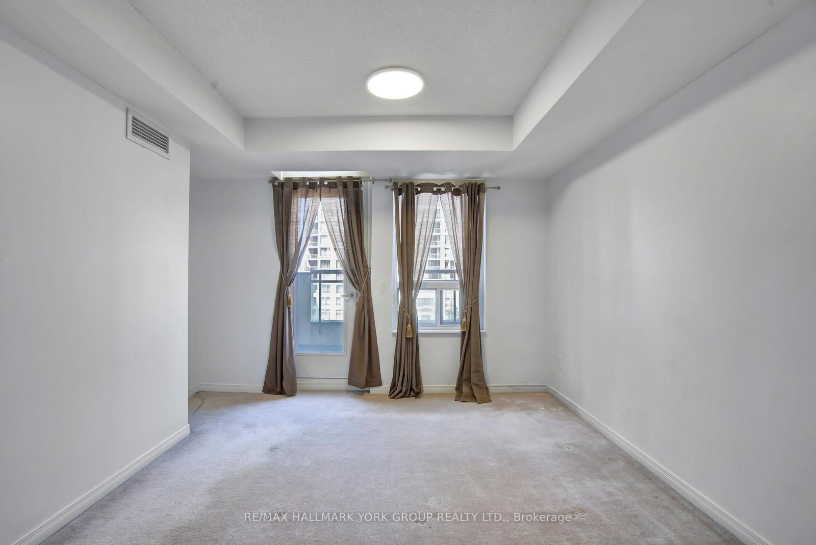 310 Red Maple Road, Unit 407 - Photo 24