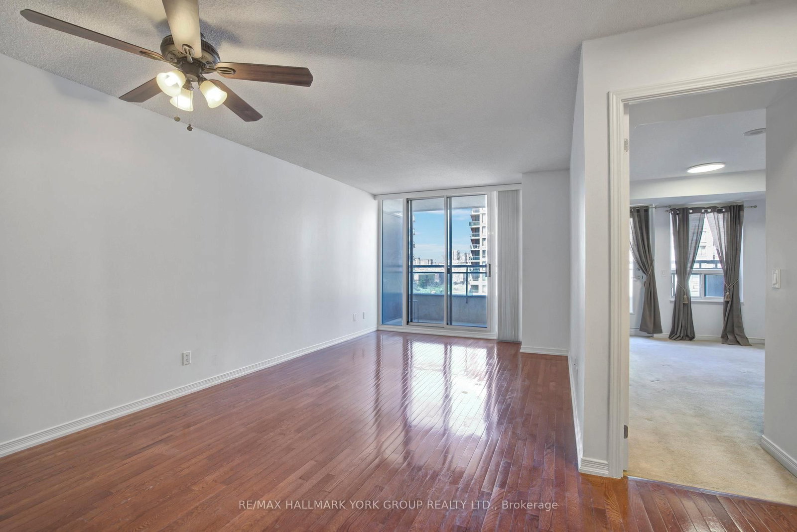 310 Red Maple Road, Unit 407 - Photo 3