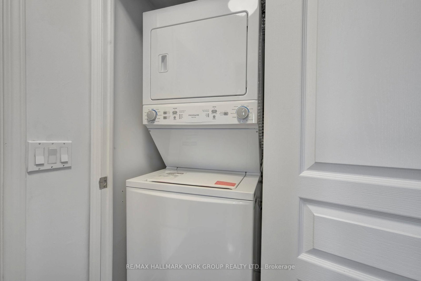 310 Red Maple Road, Unit 407 - Photo 30