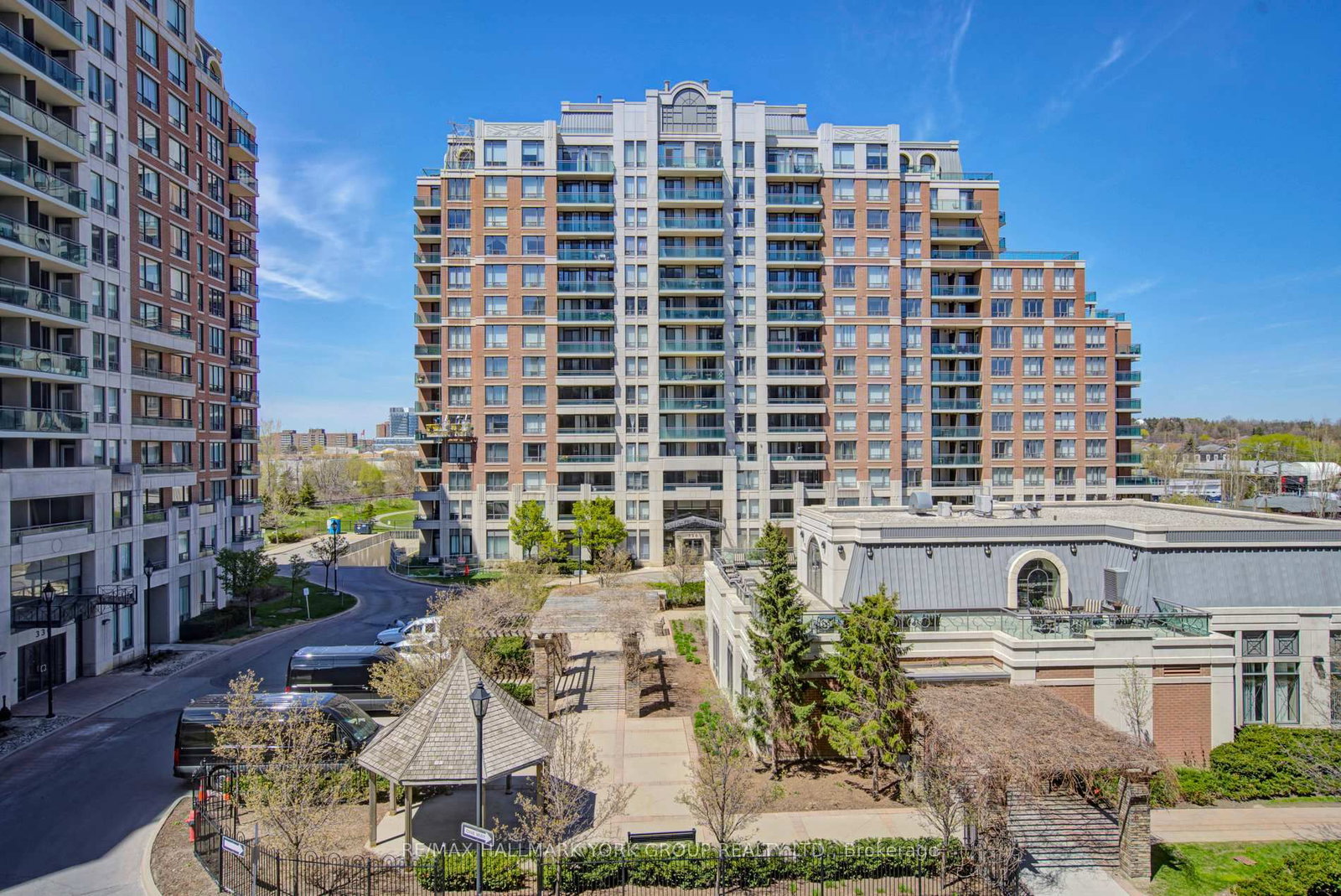 310 Red Maple Road, Unit 407 - Photo 34