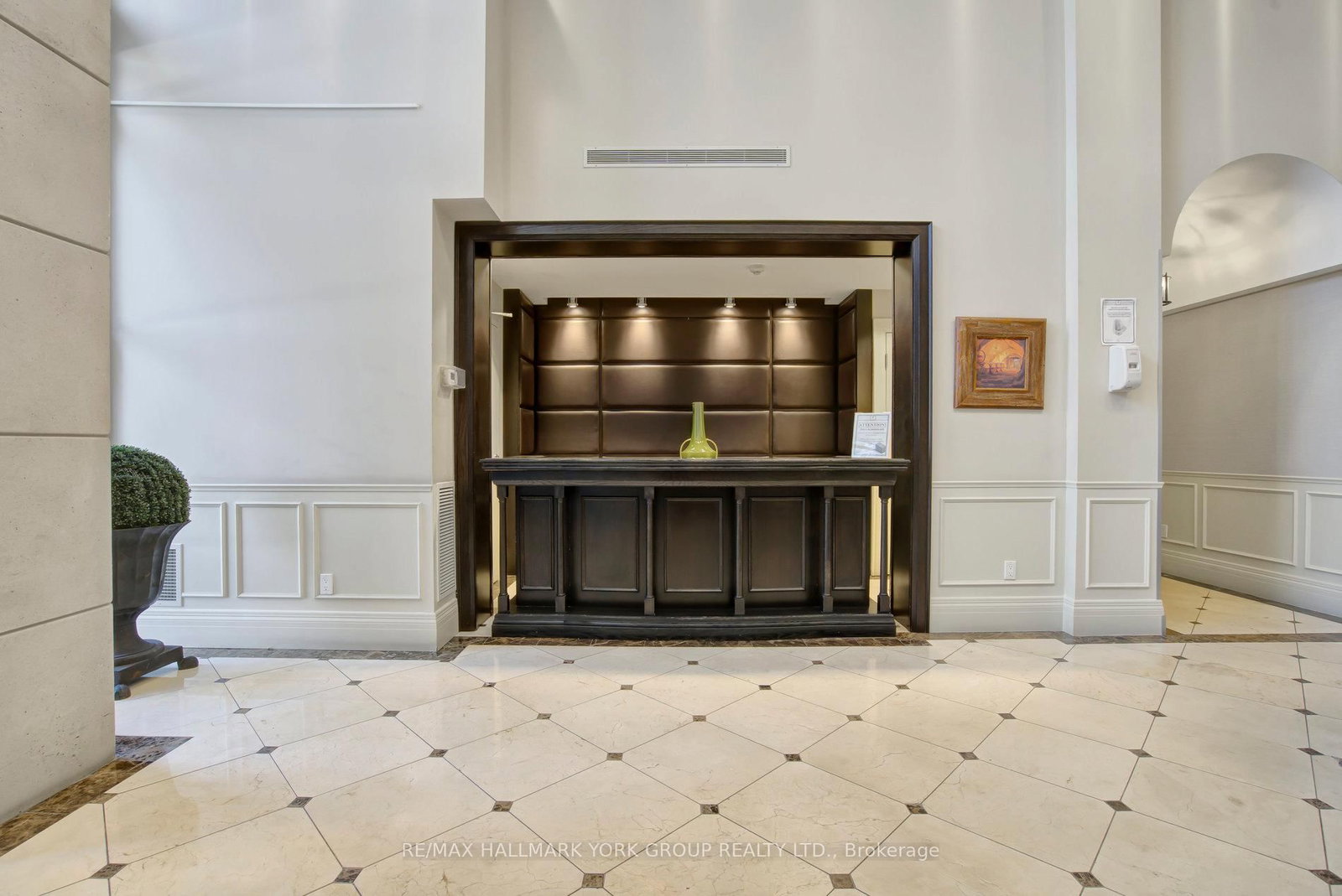 310 Red Maple Road, Unit 407 - Photo 39