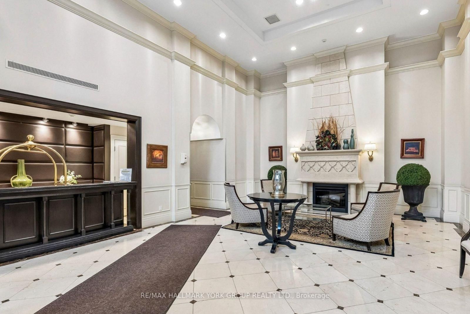 310 Red Maple Road, Unit 407 - Photo 40