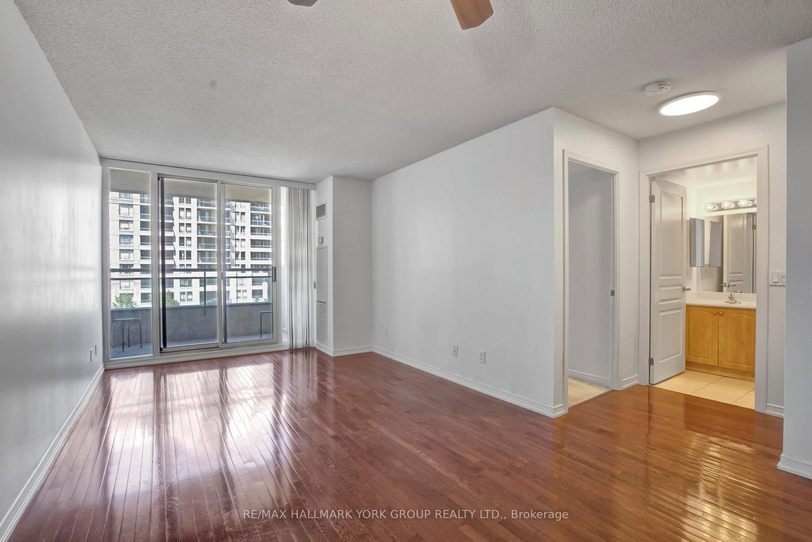 310 Red Maple Road, Unit 407 - Photo 5