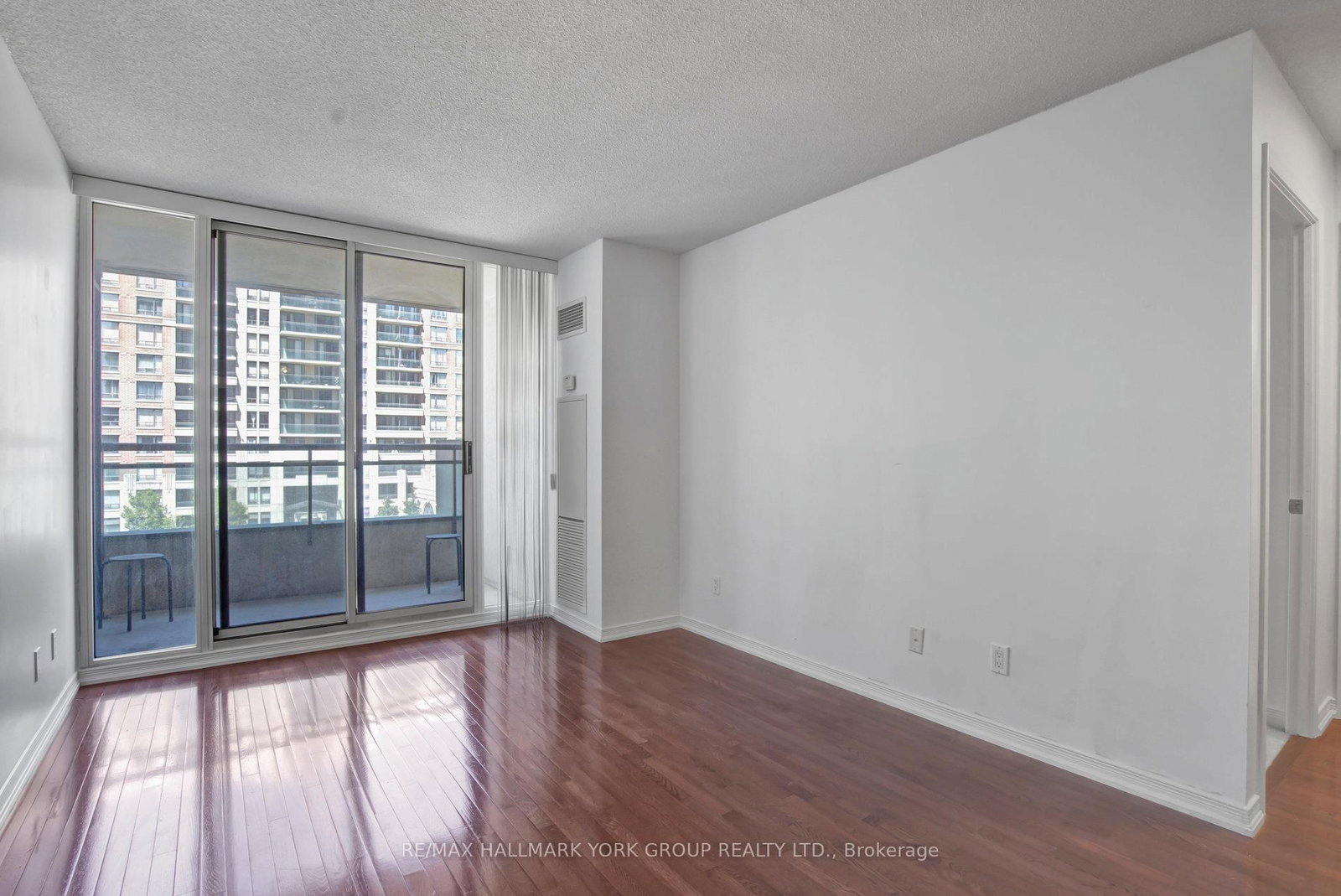 310 Red Maple Road, Unit 407 - Photo 7