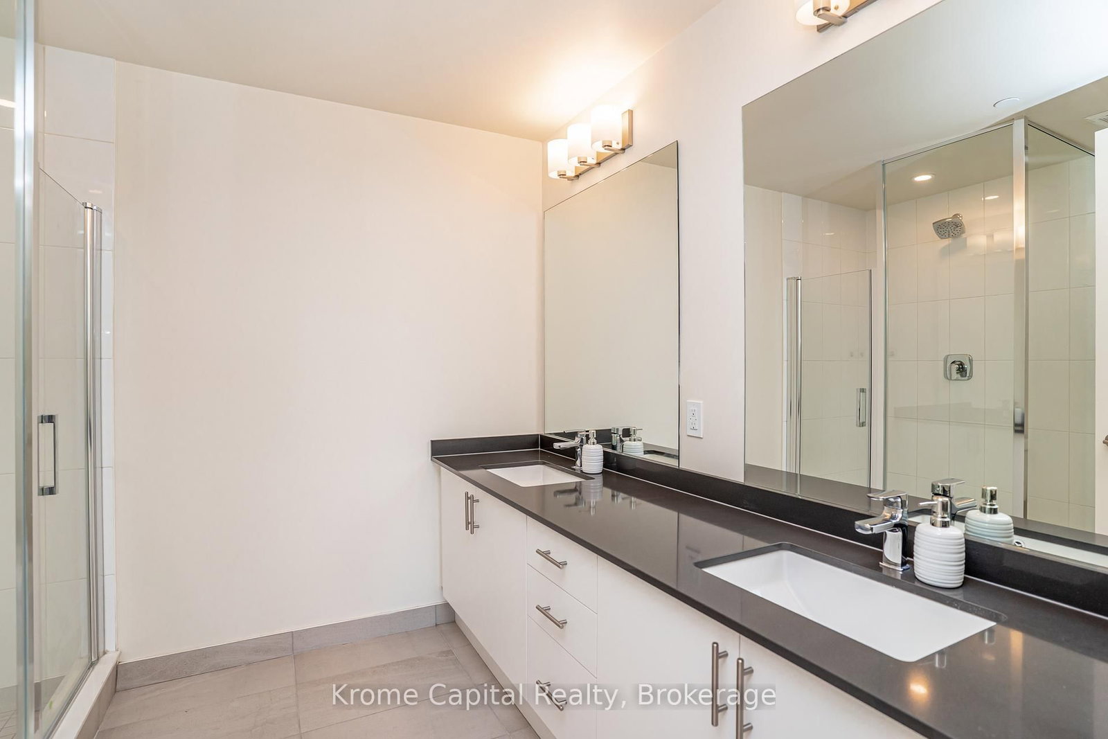 8960 Jane Street, Unit 314 - Photo 20