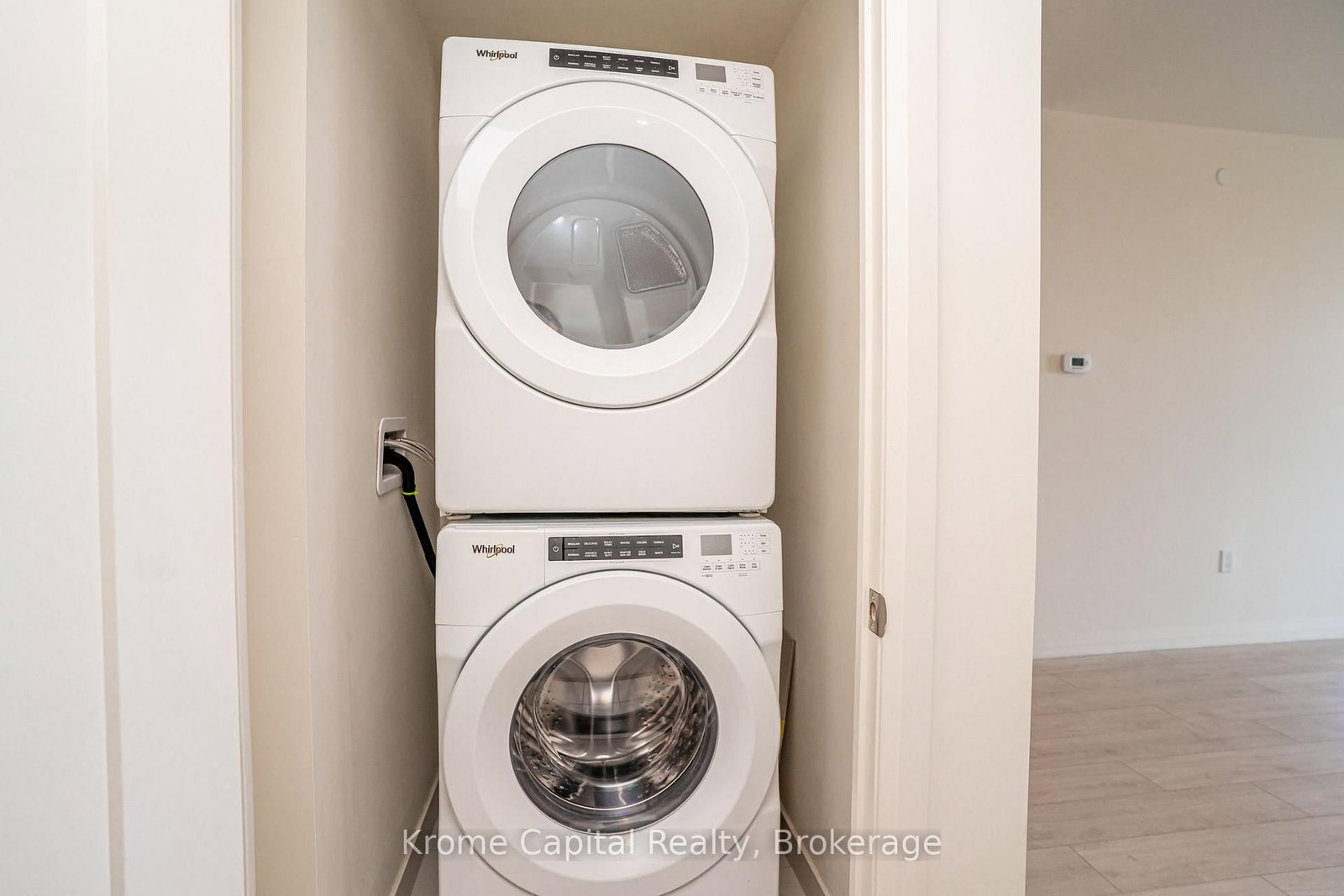 8960 Jane Street, Unit 314 - Photo 22