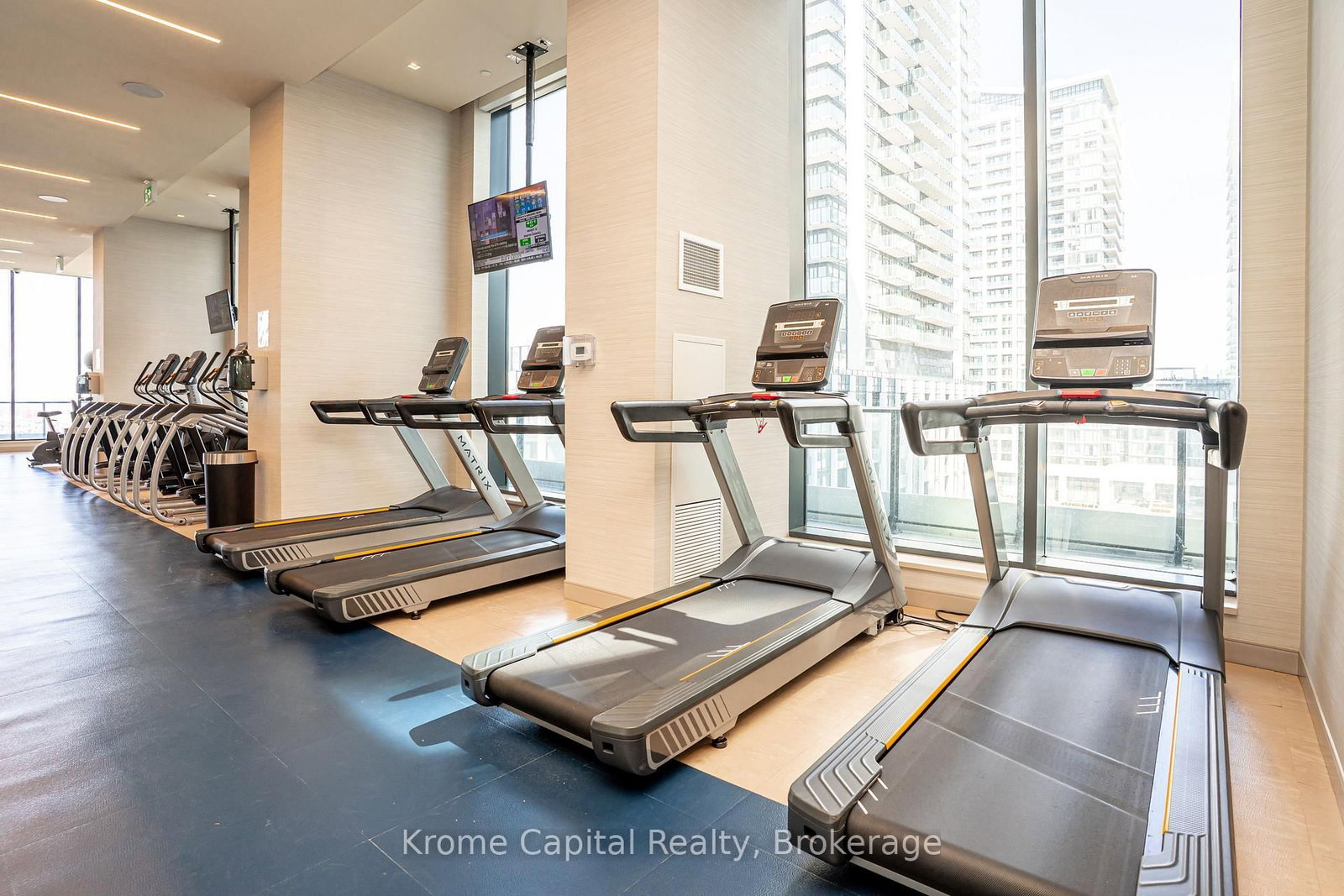 8960 Jane Street, Unit 314 - Photo 27