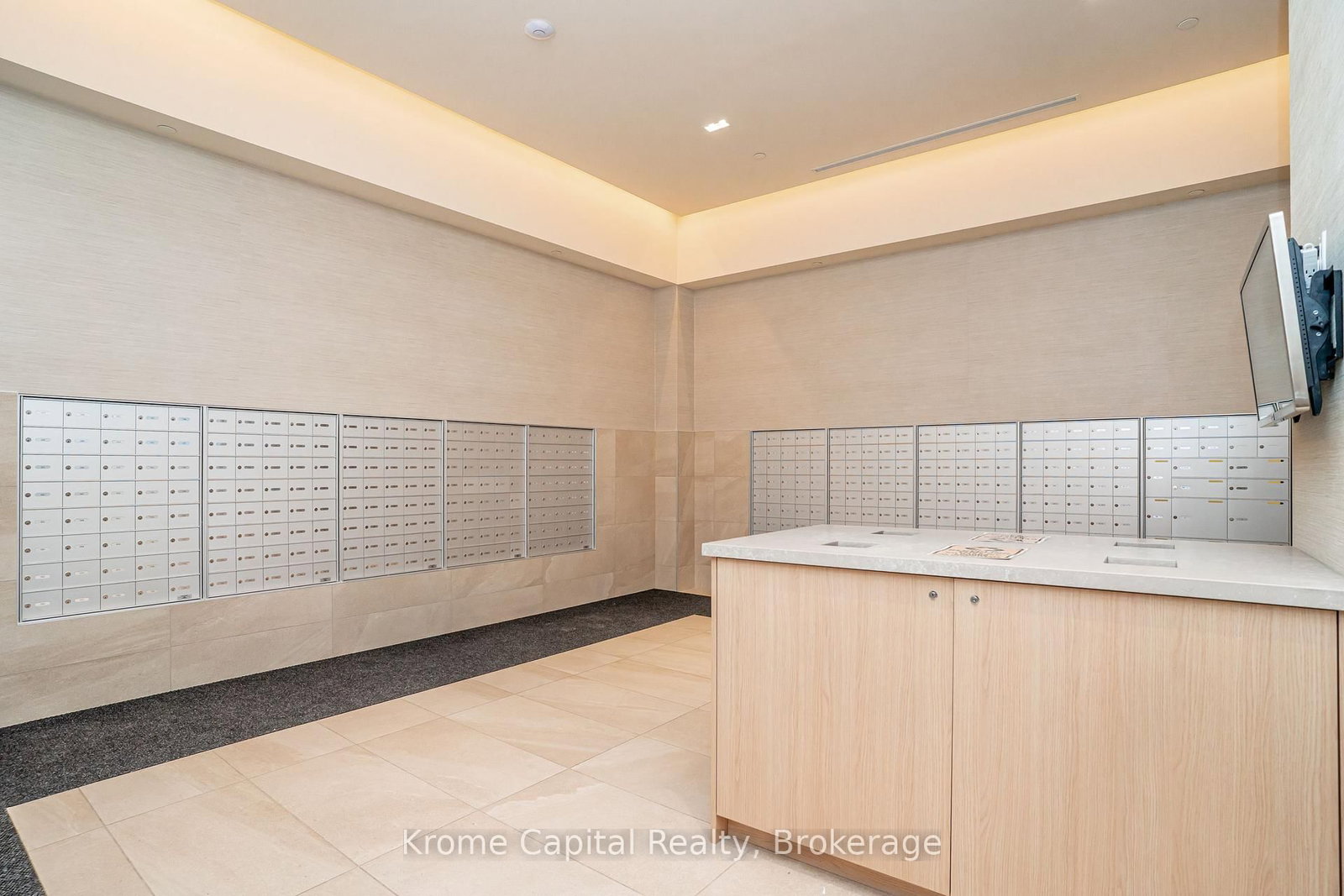 8960 Jane Street, Unit 314 - Photo 28