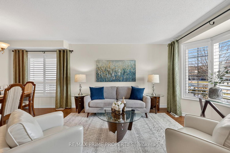 472 King St E, East Gwillimbury, L0G 1M0 | Image 2