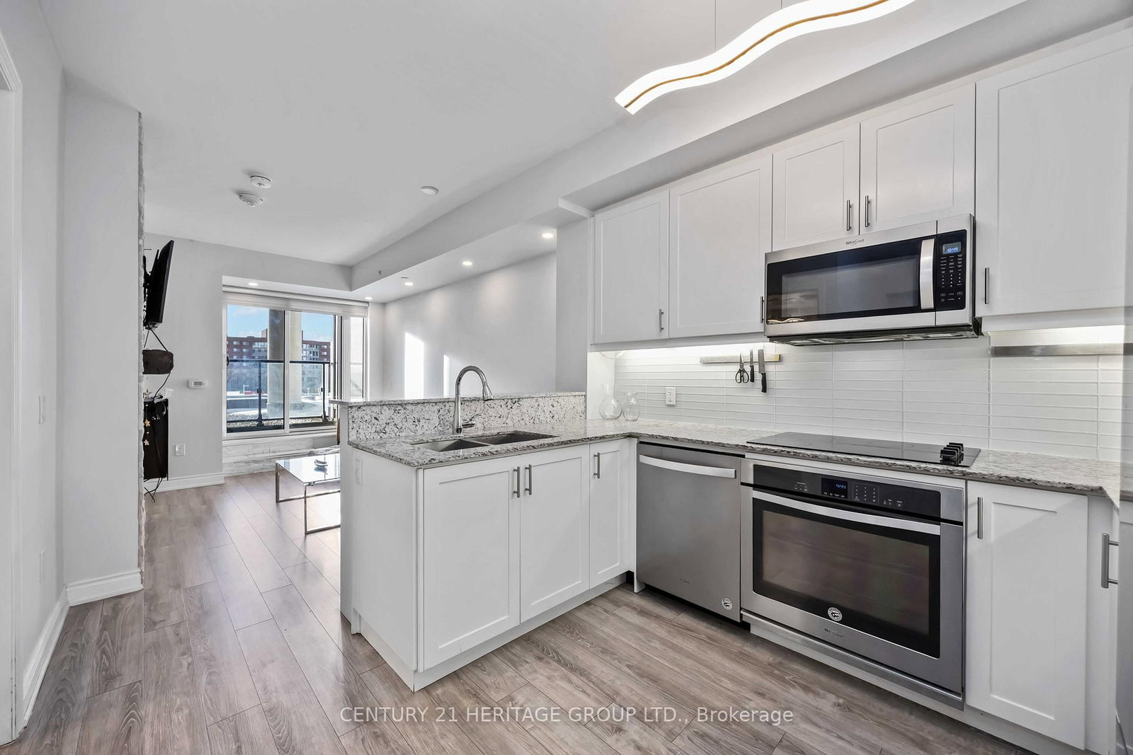9618 Yonge Street, Unit 201 - Photo 12