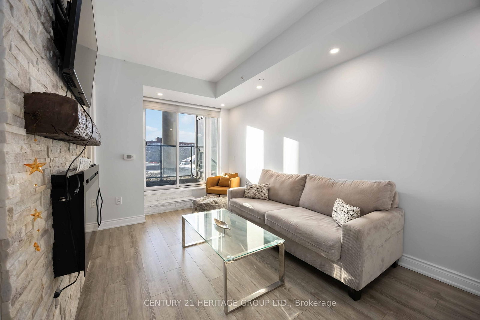 9618 Yonge Street, Unit 201 - Photo 14