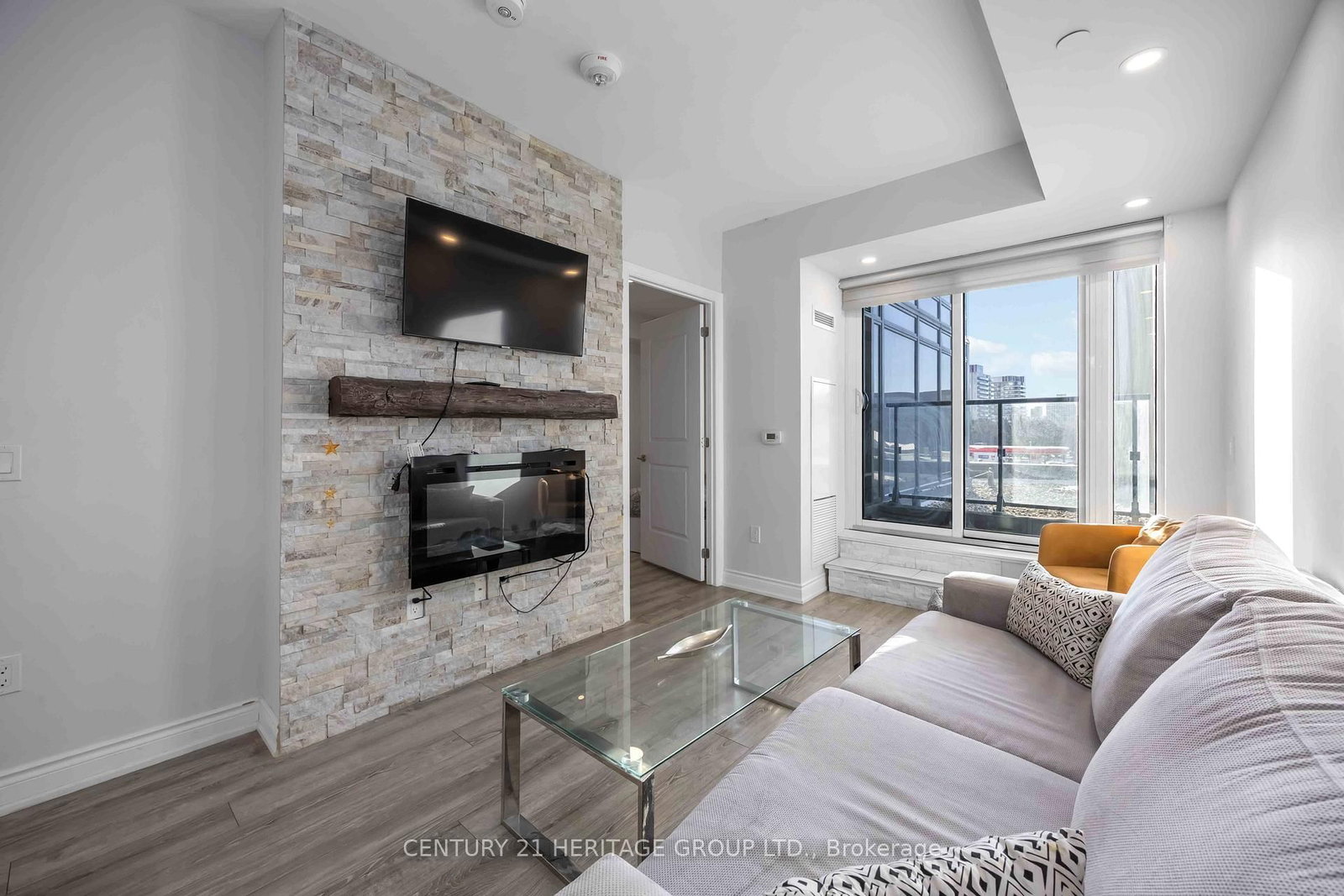 9618 Yonge Street, Unit 201 - Photo 15