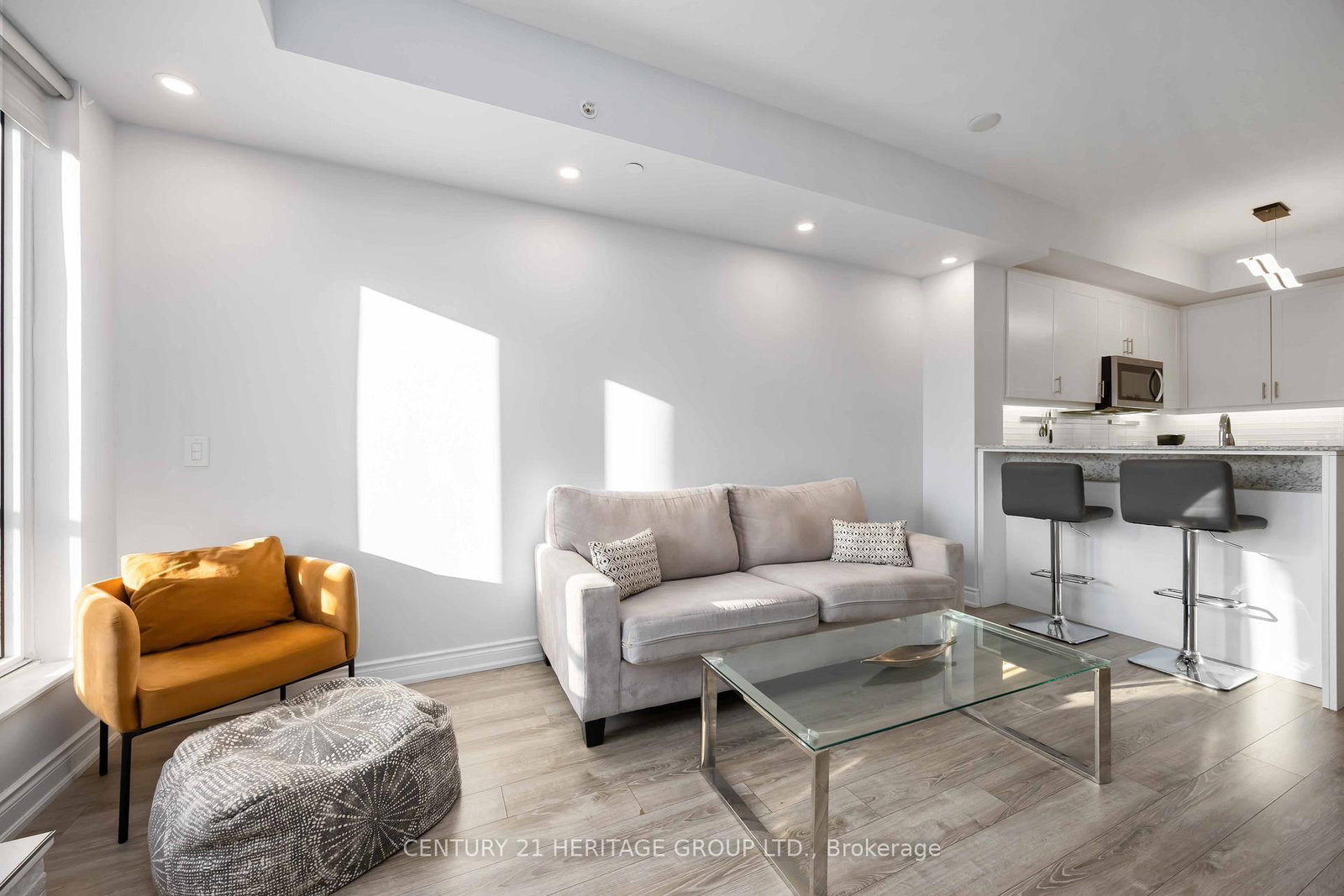 9618 Yonge Street, Unit 201 - Photo 16