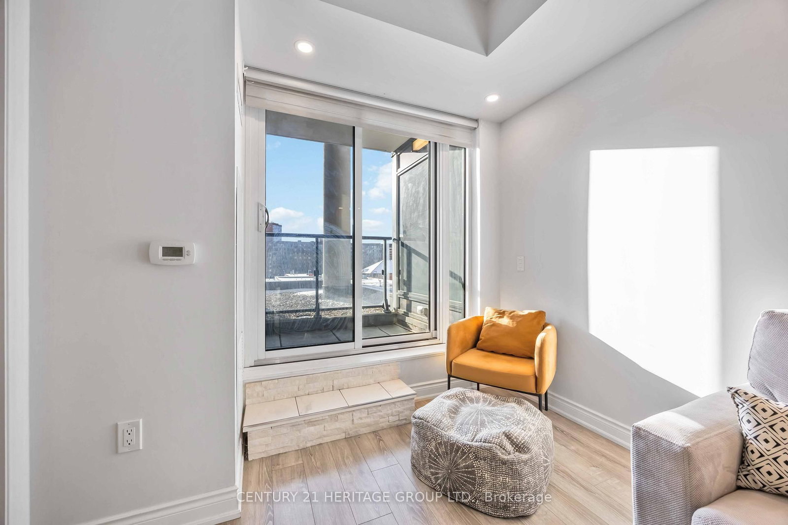 9618 Yonge Street, Unit 201 - Photo 18