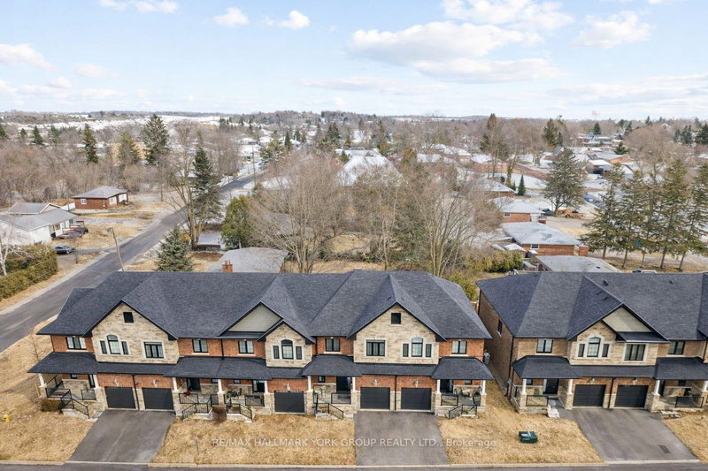 13 Charmuse Lane, East Gwillimbury, L9N 1K9 | Image 2