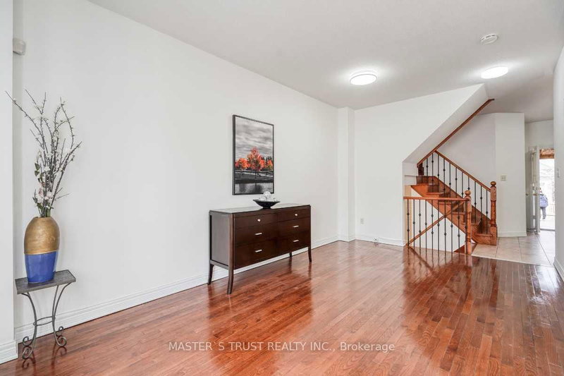 68 Forestwood St, Richmond Hill, L4S 2K3 | Image 2