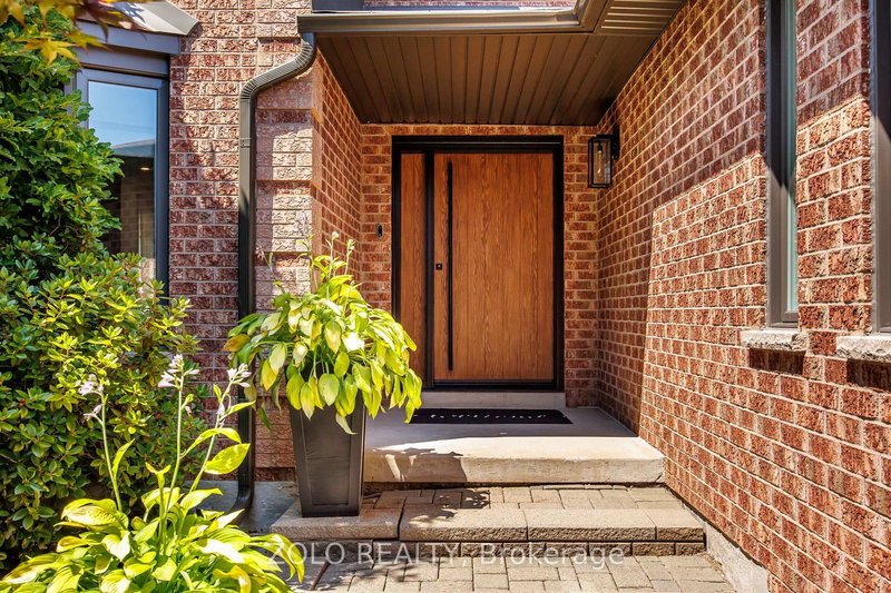 473 Keith Ave, Newmarket, L3X 1V5 | Image 2