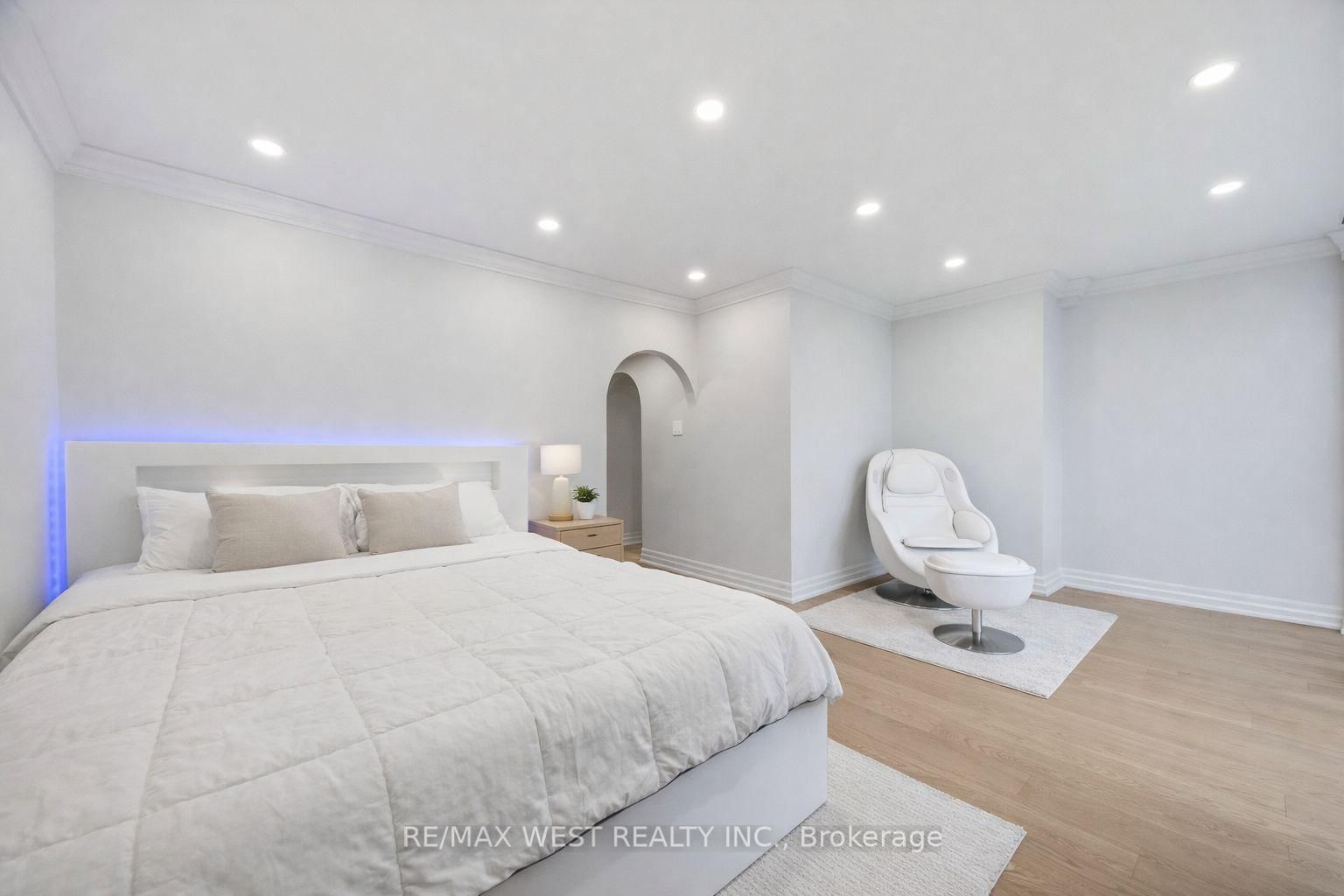 100 Arbors Lane, Unit TH #10 - Photo 18