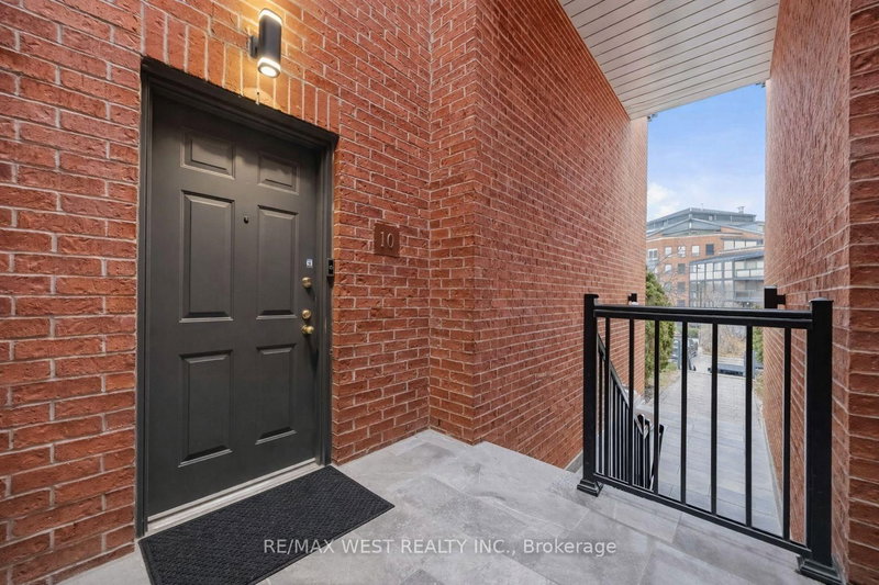 TH #10 - 100 Arbors Lane, Vaughan, L4L 7G4 | Image 3