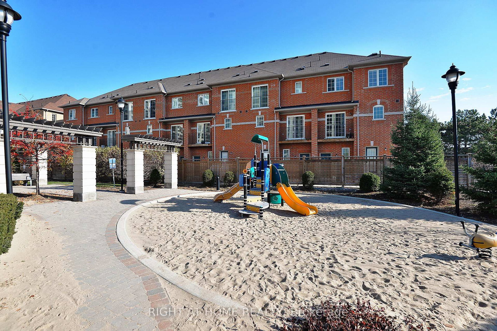 Condo for sale at 211-18 Harding Boulevard, Richmond Hill, Ontario, L4C 0T3 - Harding - MLS: N12983376