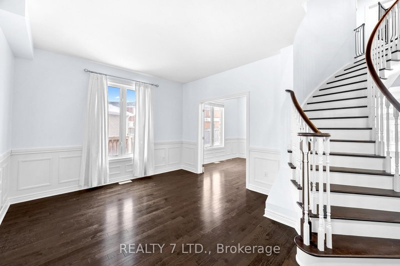 67 Jewelwing Crt, Bradford West Gwillimbury, L3Z 0N7 | Image 3