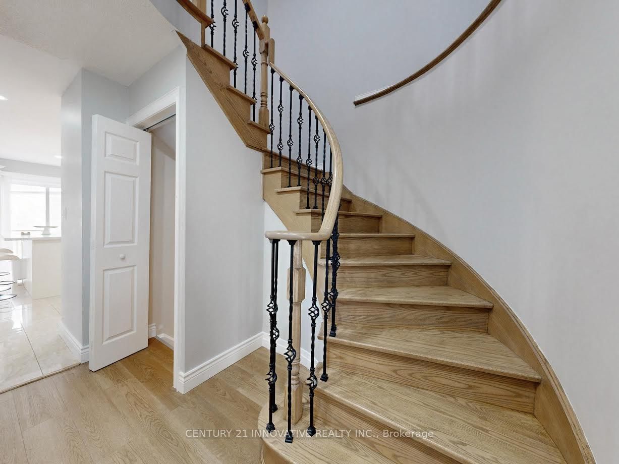 Detached House for sale at 336 St Joan of Arc Avenue, Vaughan, Ontario, L6A 3N1 - Maple - MLS: N12983888