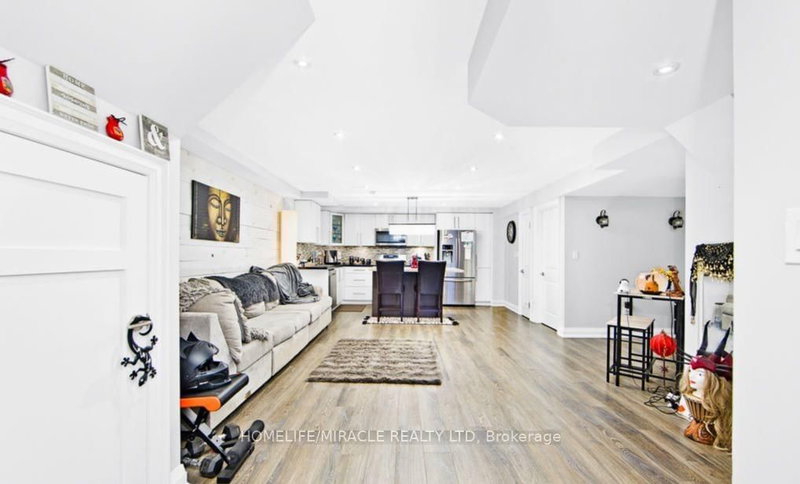 lower - 75 Jewelwing Crt, Bradford West Gwillimbury, L3Z 0N7 | Image 2