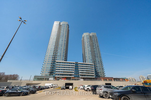 A2205 - 30 Upper Mall Way