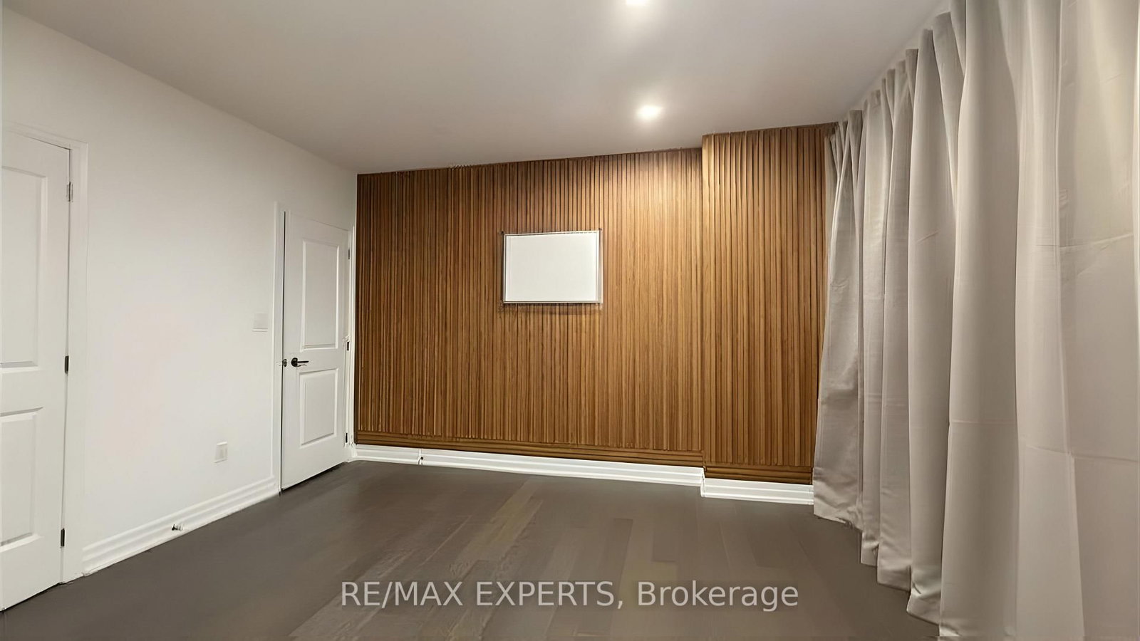 2285 Major Mackenzie Drive W, Unit 1 - Photo 2