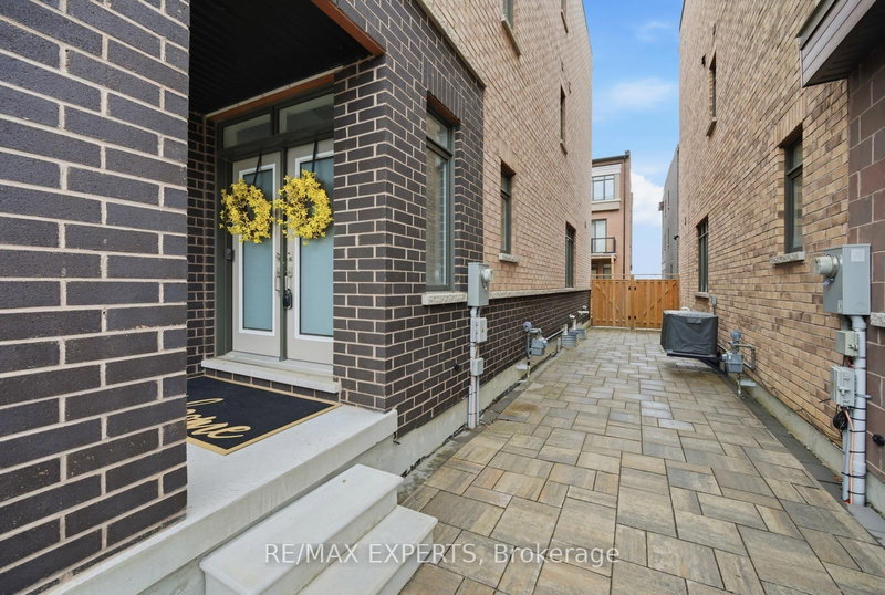 11 Fancamp Dr, Vaughan, L6A 4Z2 | Image 3