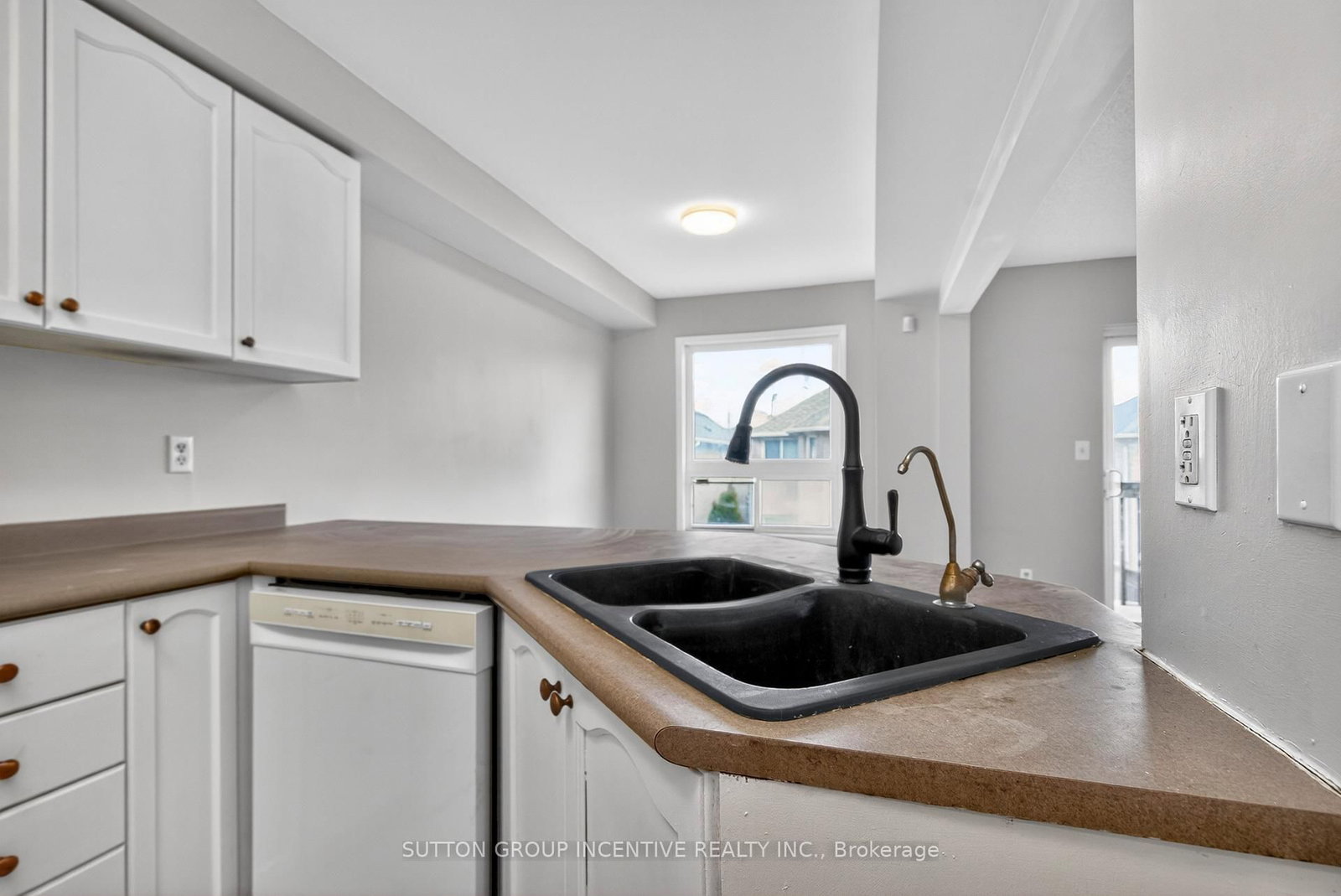 Townhouse for sale at 1410 Forest Street, Innisfil, Ontario, L9S 4Y4 - Alcona - MLS: N12984218