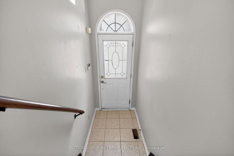 1410 Forest St, Innisfil, L9S 4Y4 | Image 2