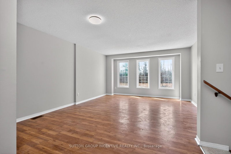 1410 Forest St, Innisfil, L9S 4Y4 | Image 3