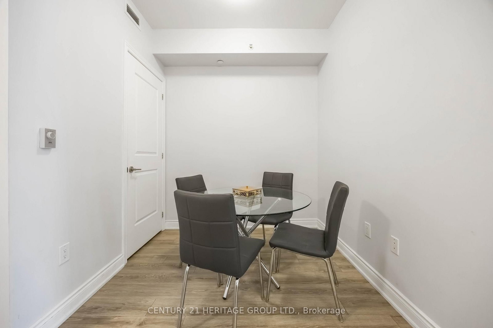 9618 Yonge Street, Unit 201 - Photo 10