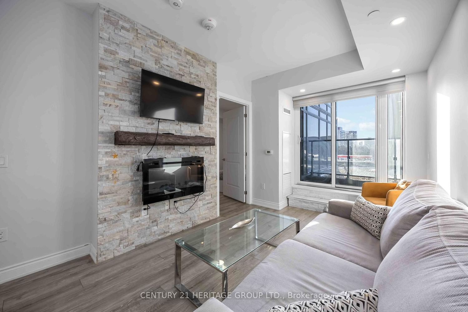 9618 Yonge Street, Unit 201 - Photo 15