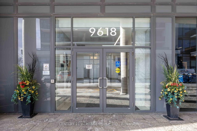 201 - 9618 Yonge Street