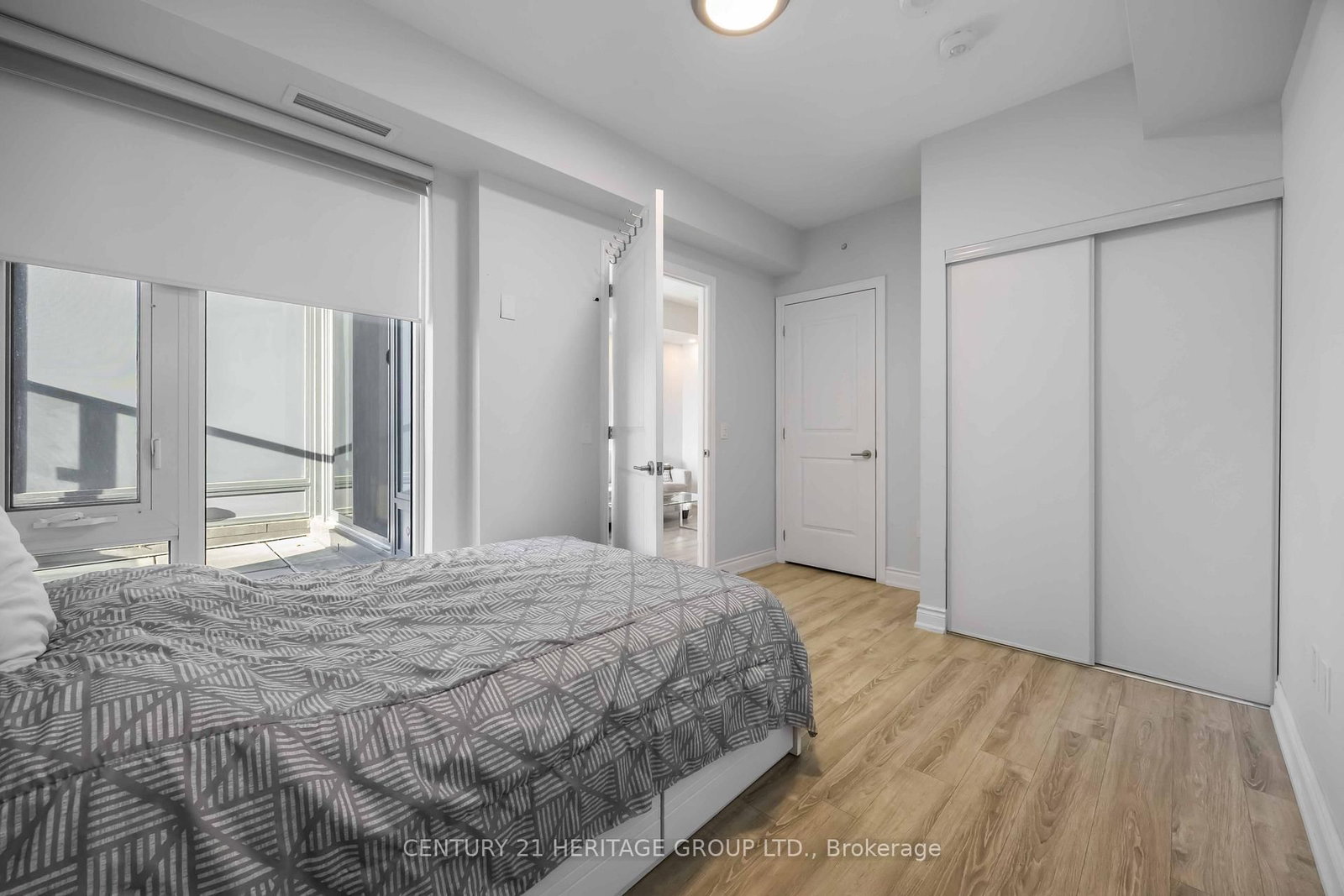 9618 Yonge Street, Unit 201 - Photo 20