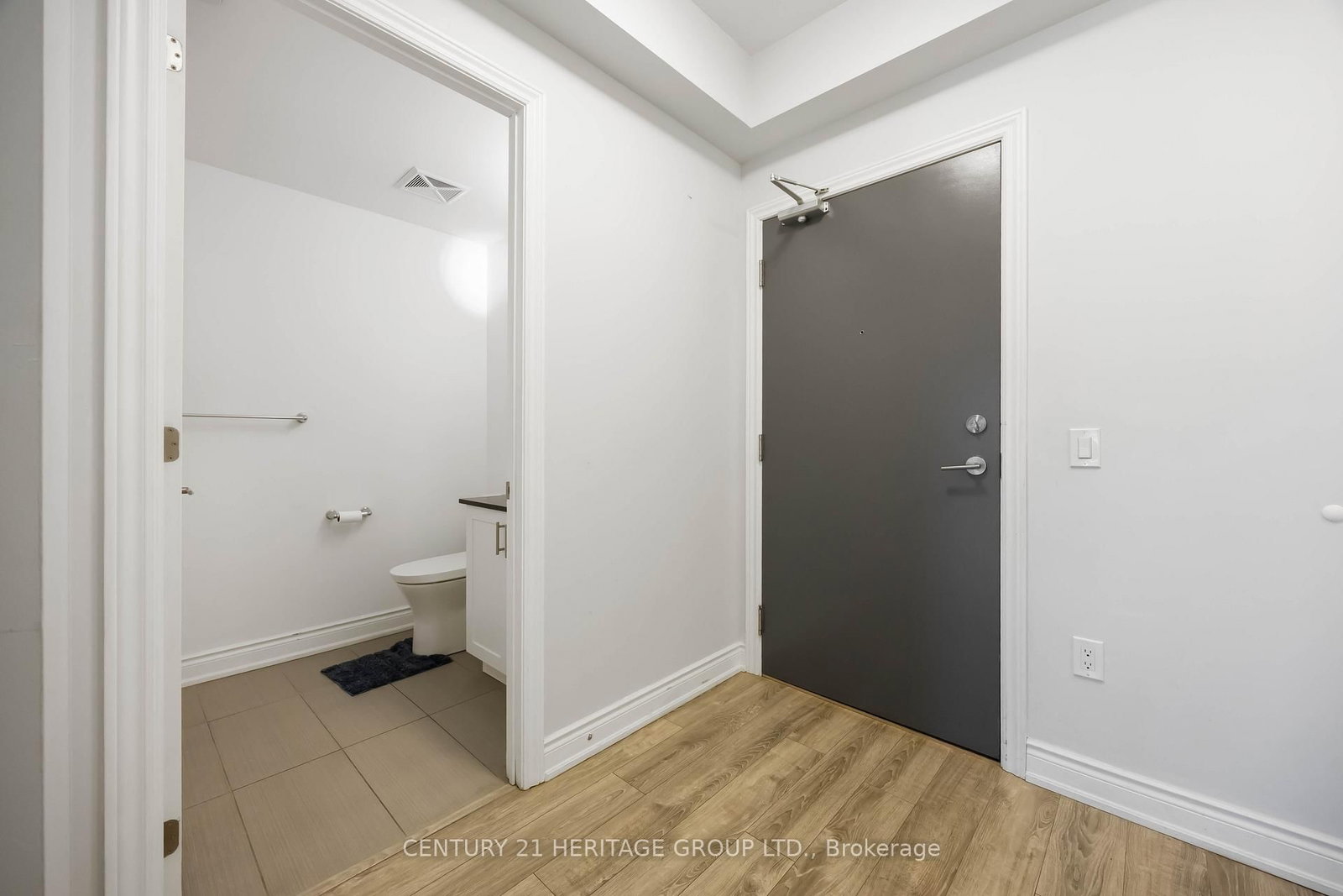 9618 Yonge Street, Unit 201 - Photo 7