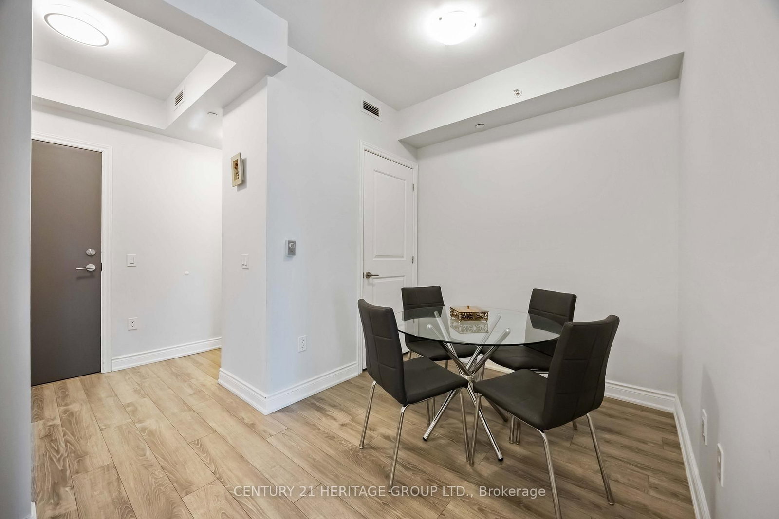 9618 Yonge Street, Unit 201 - Photo 9