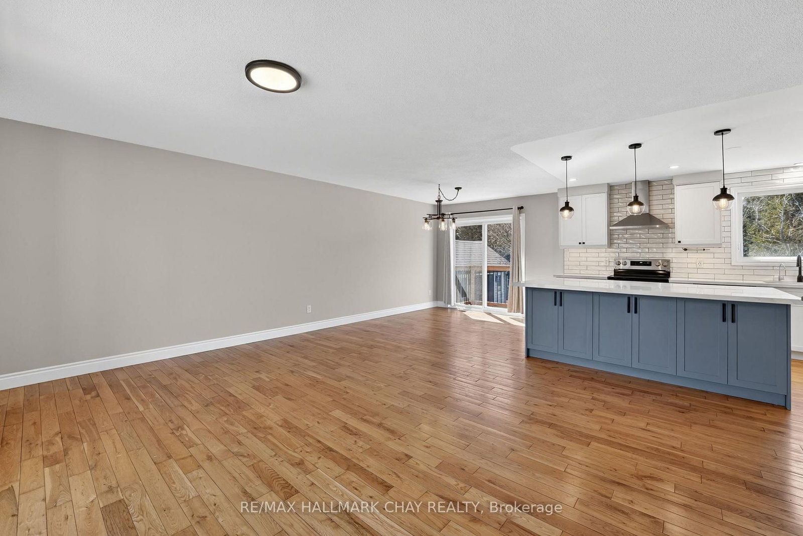 Detached House for sale at 224 Thornton Avenue, Essa, Ontario, L0L 2N0 - Thornton - MLS: N12984564