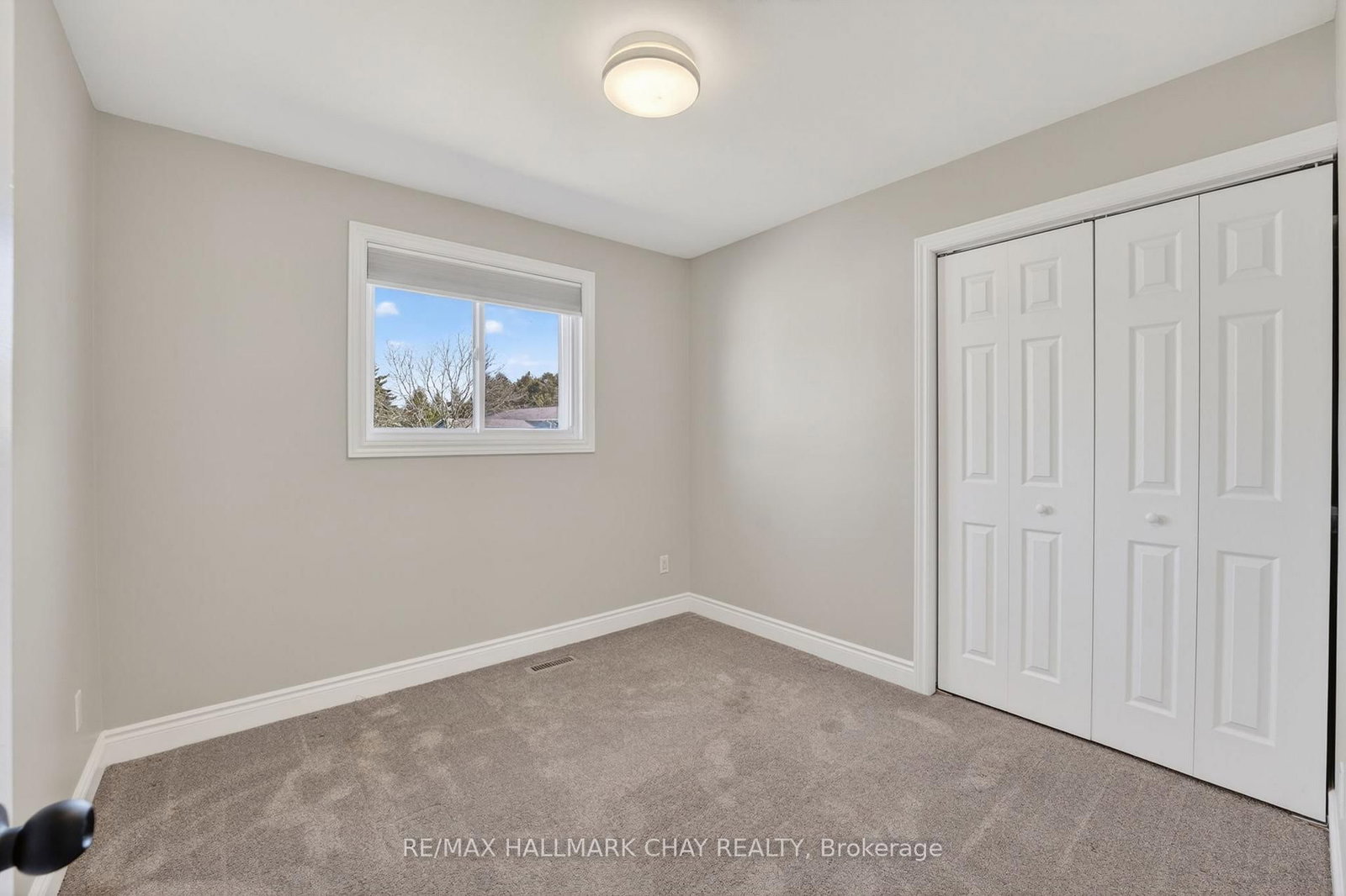 Detached House for sale at 224 Thornton Avenue, Essa, Ontario, L0L 2N0 - Thornton - MLS: N12984564