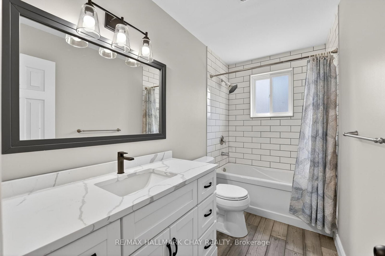 Detached House for sale at 224 Thornton Avenue, Essa, Ontario, L0L 2N0 - Thornton - MLS: N12984564